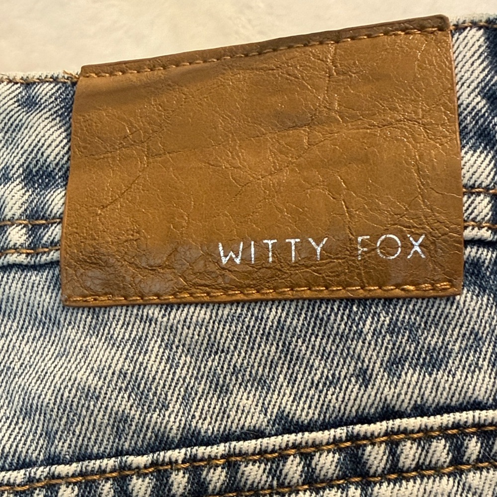 Witty Fox 90s Style Acid Wash Baggy Dad Jorts | Loose Fit Denim Shorts - Picture 5 of 10